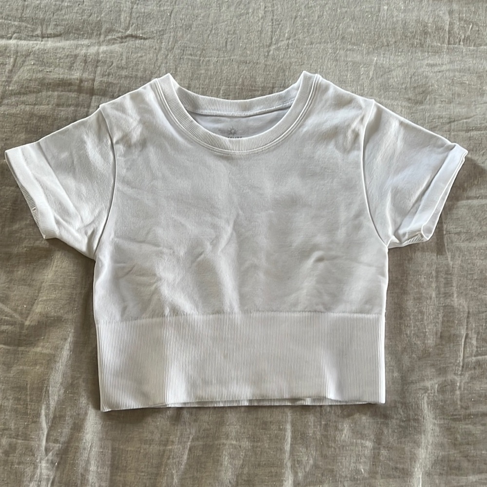 Aerie Offline White Sidewalk Seamless Cropped Tee